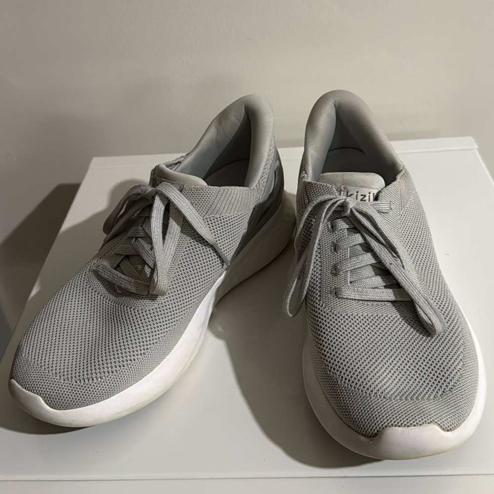 Kizik Athens Knit Sneaker Unisex Gray White Mens 7.5 Women's 9